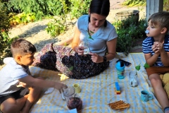 YES-LANGUAGE-CENTRE-CURSURI-ENGLEZA-COPII-CRAIOVA-ACTIVITATI-CURTE-PICNIC