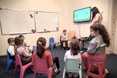 YES-LANGUAGE-CENTRE-CURSURI-ENGLEZA-COPII-CRAIOVA-CLASA-ENGLEZA-CLASA-0