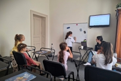 YES-LANGUAGE-CENTRE-CURSURI-ENGLEZA-COPII-CRAIOVA-CLASA-ENGLEZA-CLS-4