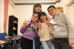 YES-LANGUAGE-CENTRE-CURSURI-ENGLEZA-COPII-CRAIOVA-ELEVI-PROFESOR-1